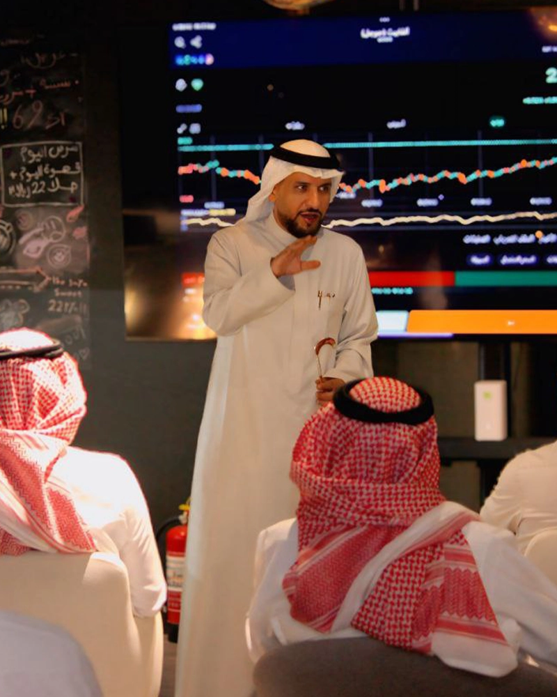 المستشار عبد الله الثقفي في أمسية حوارية مفتوحة مع أعضاء القناة التعليمية الخاصة